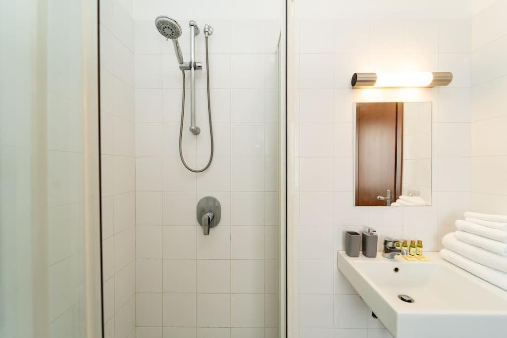 5 Giornate Apt Con Terrazzo E Garage Privato Milano Esterno foto