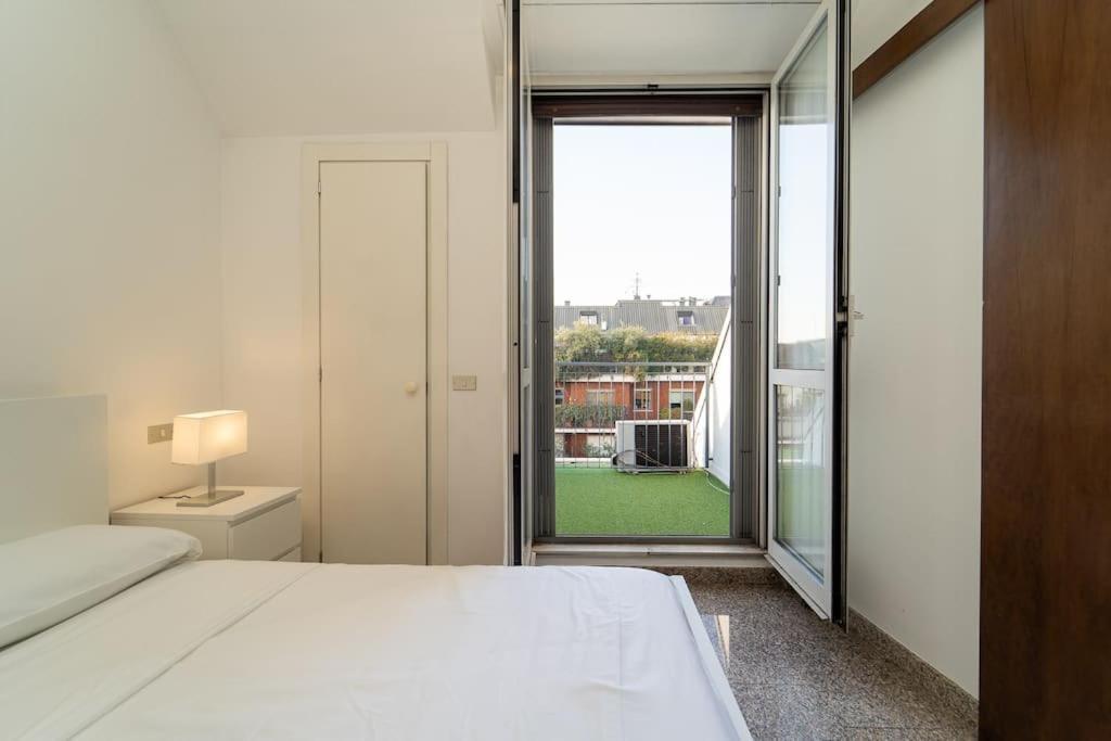 5 Giornate Apt Con Terrazzo E Garage Privato Milano Esterno foto