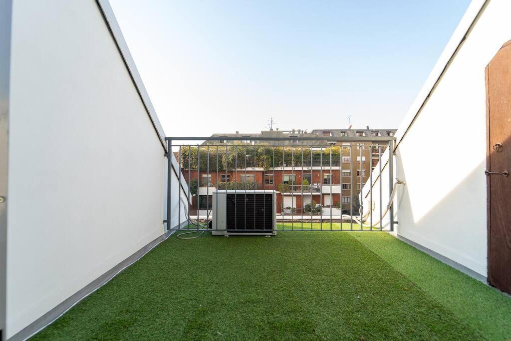 5 Giornate Apt Con Terrazzo E Garage Privato Milano Esterno foto